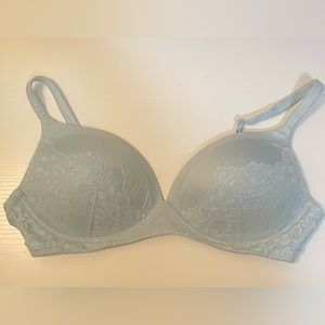 Light Fairy Blue Victoria's Secret Body by VS No Wire Bra